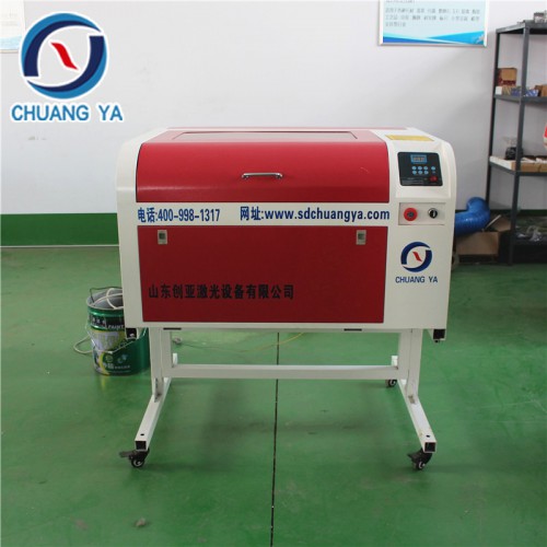 供應小型激光切割機 2030 6040 60W激光雕刻機