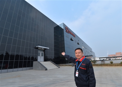 成都造“發電玻璃” 能把建筑物變發電站