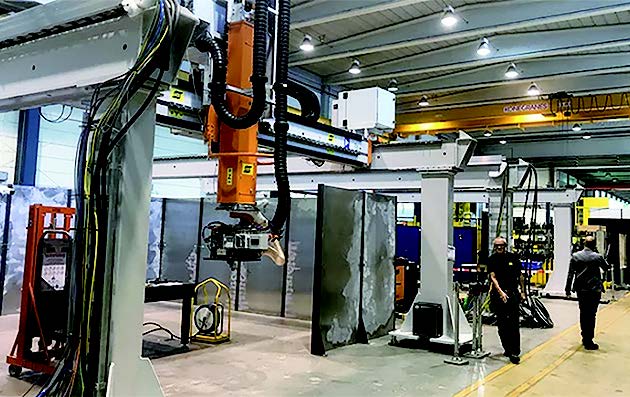 比較技術(shù)：底部為非焊接接頭，上方為 MAG 焊縫，上方為 Trumpf Fusion Line 焊接（結(jié)合了焊絲和激光），在為該過程重新設(shè)計(jì)接頭后， 頂部為自體激光焊接。