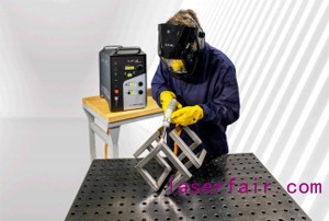 IPG Photonics<em></em><em></em>' LightWELD 1500. IPG Photonics<em></em><em></em>' LightWELD 1500.