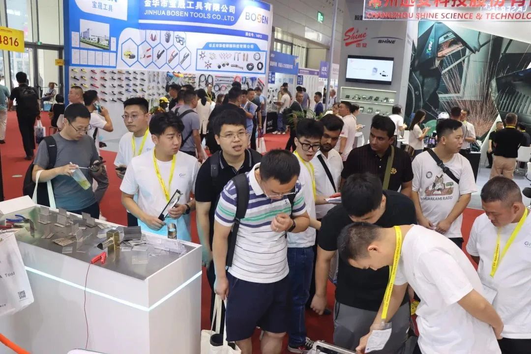 深圳埃森展掀起激光熱潮，光惠激光風冷系列成焦點