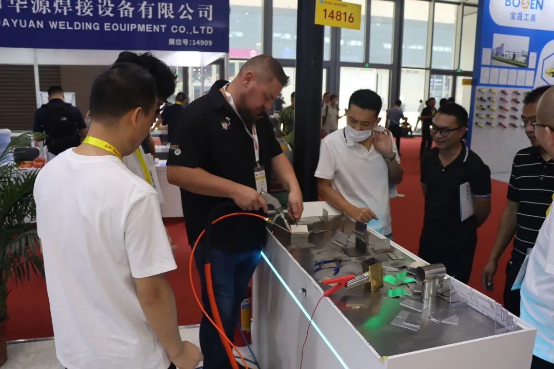 深圳埃森展掀起激光熱潮，光惠激光風冷系列成焦點