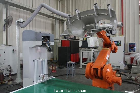 圖1 關節式激光加工機器人