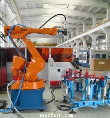 光纖激光機器人切割焊接系統