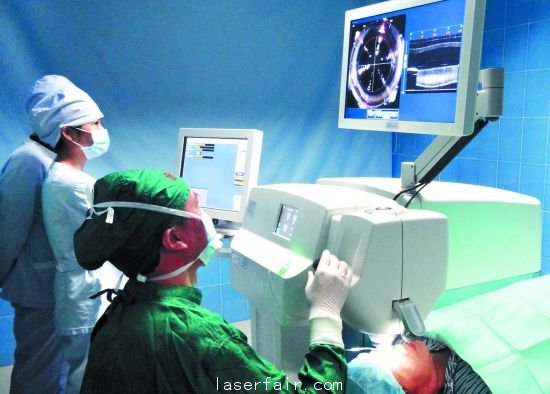 飛秒激光手術系統