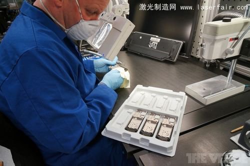 一探Vertu總部究竟：最奢侈的手機(jī)是怎么造出來的？