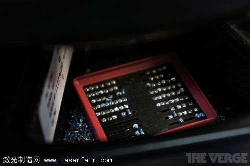 一探Vertu總部究竟：最奢侈的手機(jī)是怎么造出來的？