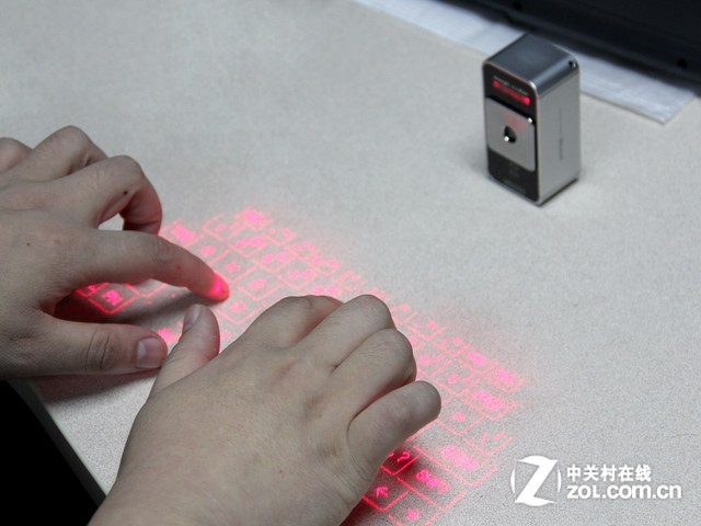 科技照亮生活 虛擬激光鍵盤的前世今生 別用太平洋的圖，，換成ZOL的吧 