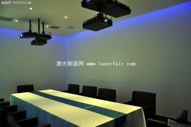 索尼激光工程投影大挑戰之沉浸式餐廳 