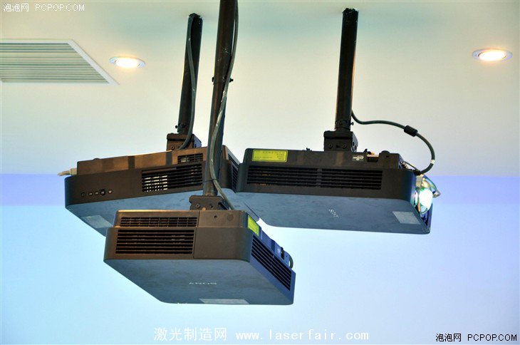 索尼激光工程投影大挑戰之沉浸式餐廳 